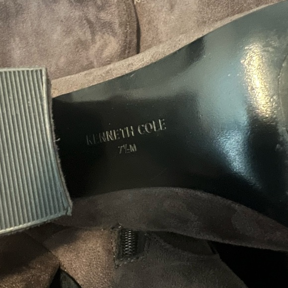 Kenneth Cole New York – Carah Over-the-Knee Suede Boot - Asphault / 7.5 - Picture 5 of 5